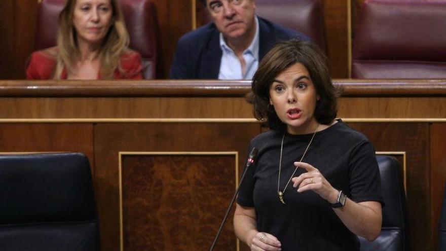 Saénz de Santamaría insta a Puigdemont a asumir su &quot;fracaso&quot; tras la dimisión de Batlle