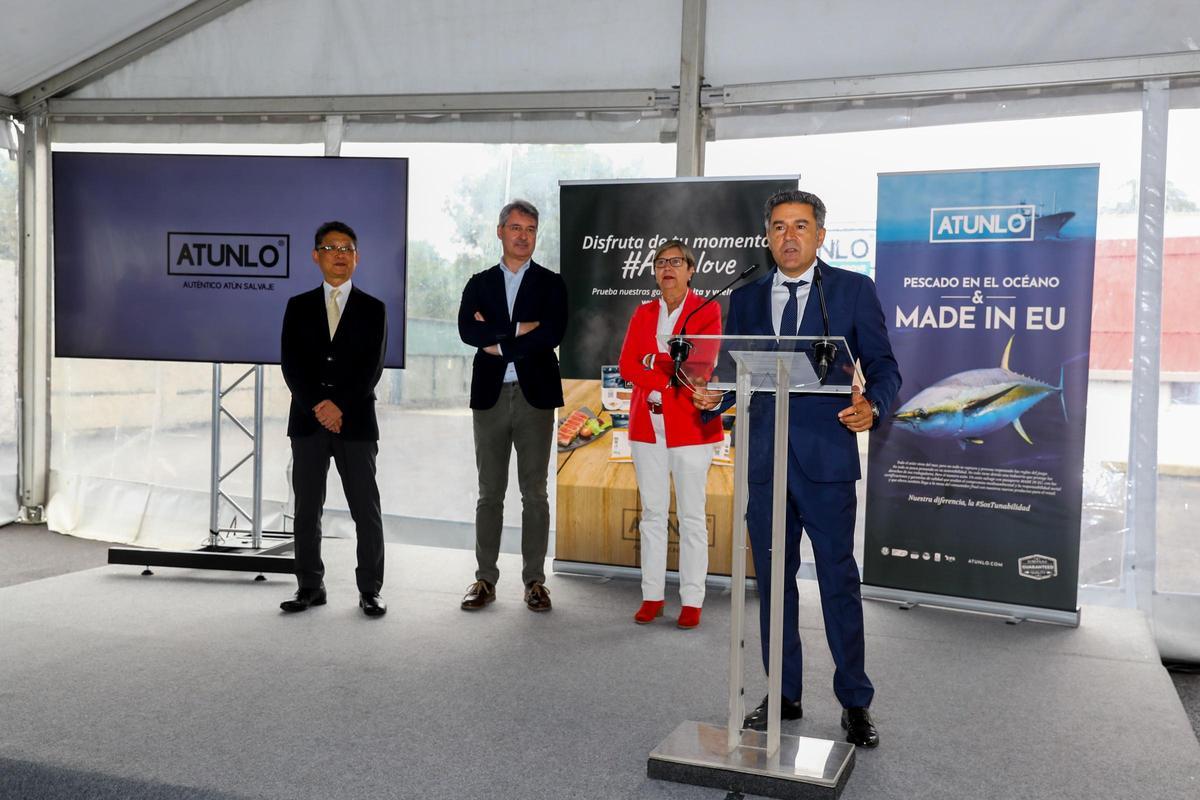 Así se presentó en O Grove la planta de producción de aceite de atún que se enviará a Japón.