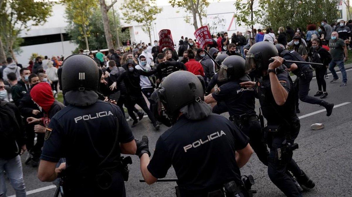 undefined55089980 madrid 24 09 20 la polic a carga en manifestaci n frente a200926163213 undefined55089980 madrid 24 09 20 la polic a carga en manifestaci n frente a200926163213