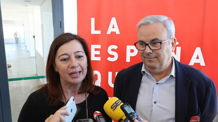 La presidenta del Govern balear, Francina Armengol, y el presidente del Consell, Vicent Torres, ayer, en el hipódromo de Sant Rafel.