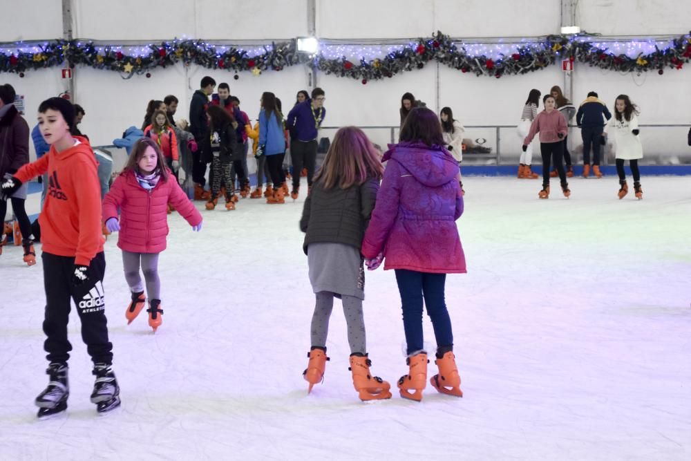 Mercadillo Navideño y pista de hielo