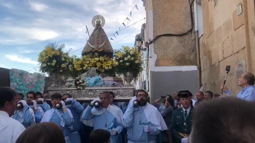 Cáceres recibe a su patrona, la Virgen de la Montaña