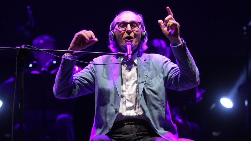 El desaparecido compositor y cantante siciliano Franco Battiato, durante su actuación en La Mar de Músicas de 2017.