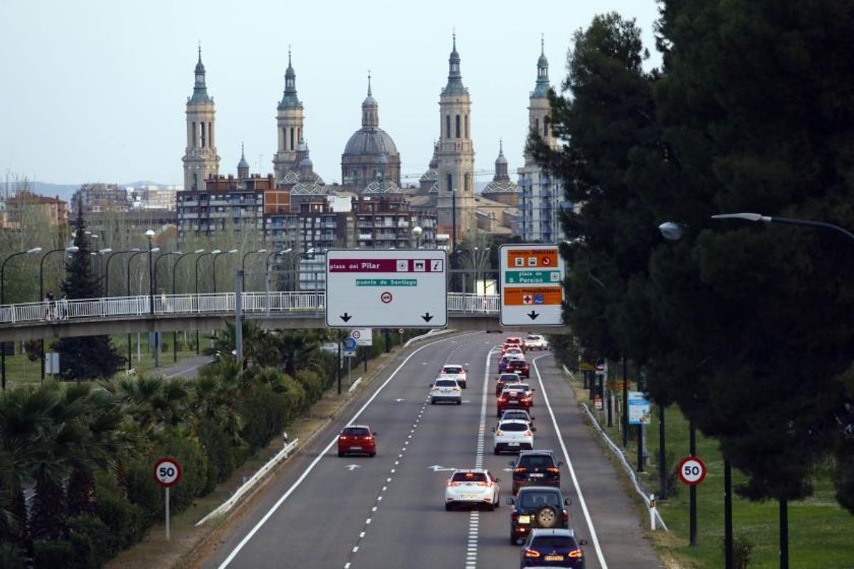 El tráfico fue fluido en los acceso a Zaragoza, ayer en la operación retorno. | JAIME GALINDO