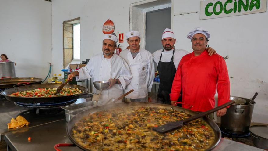 Equipo de cocina de la Festa dos Cogomelos