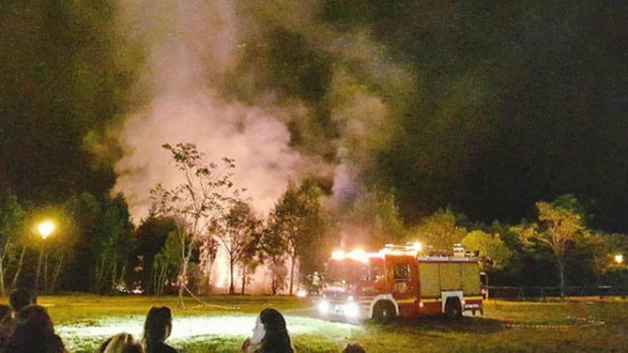 Las fiestas de Montecerrao acaban con un incendio