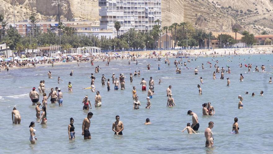 Una masa de aire caliente dispara la temperatura del mar
