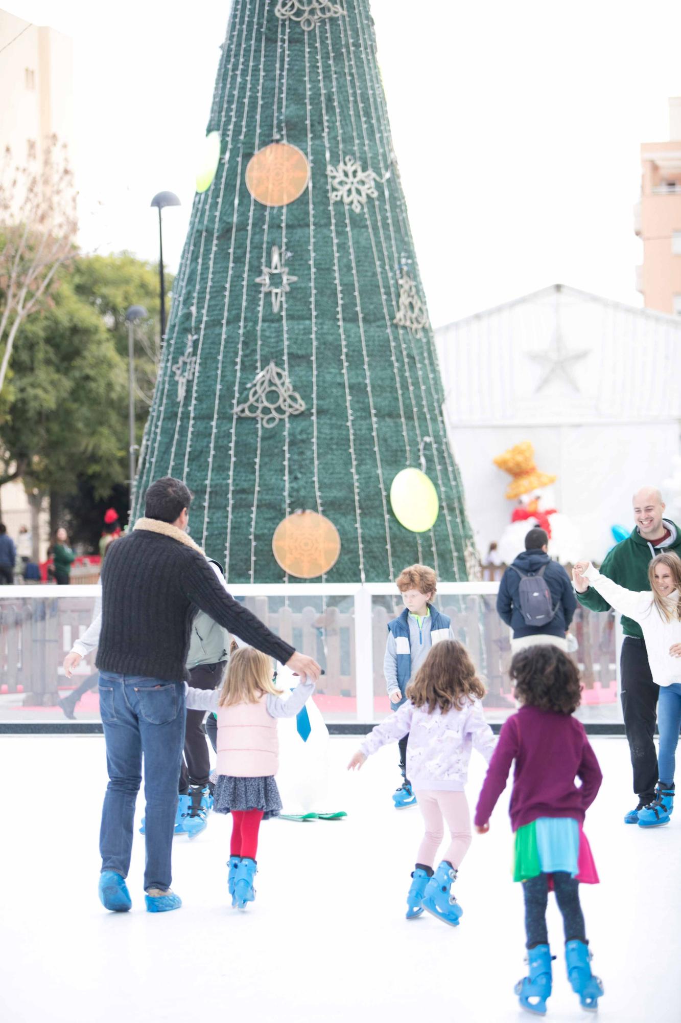 Galería de imágenes de Ibiza Ballon Wonderland, un pueblo navideño con 100.000 globos