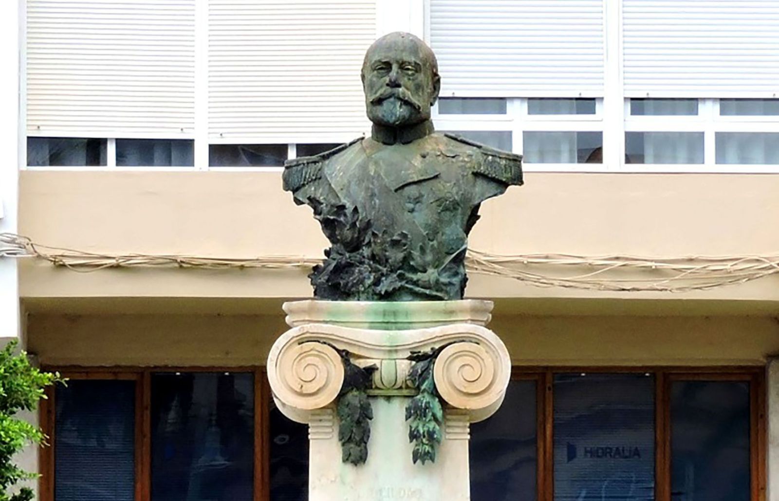 Bust de Pidal, monument que el 1912 li dedicà l&#039;Ajuntamente de la seua ciutat natal, San Fernando.