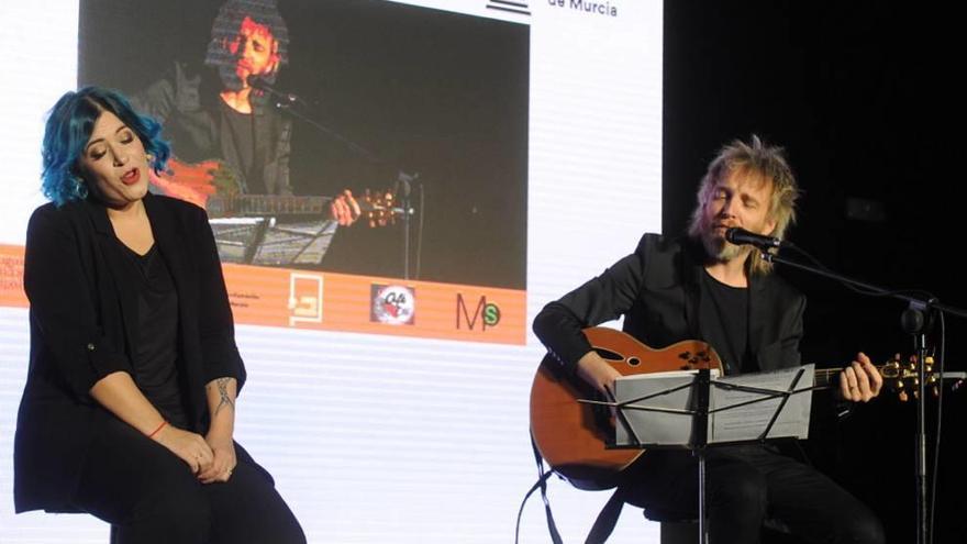 El recital de literatura y música fue en el Puertas de Castilla.