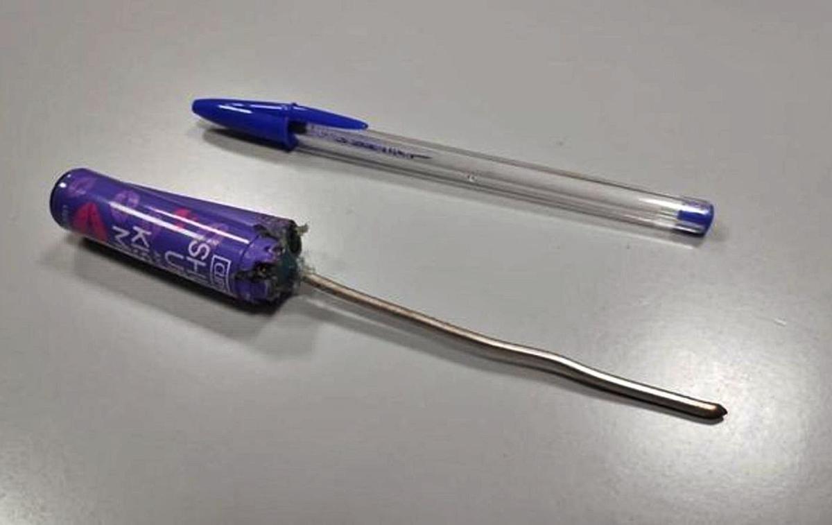Les armes punxants solen ser fabricades o tornavisos agafats dels tallers i manipulats
