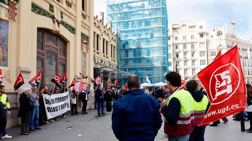 Concentración CGT por la huelga de maquinistas en València