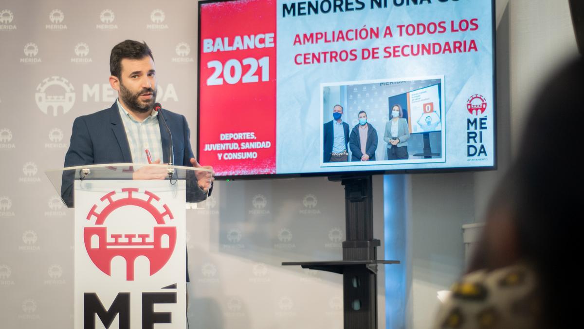 El delegado de Deportes, Felipe González, ayer en rueda de prensa.