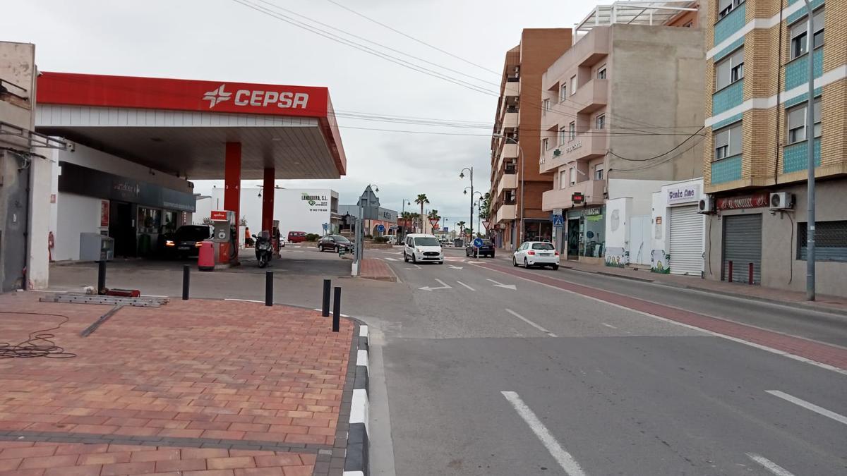 Riba-roja de Túria suspende la concesión de licencias a tiendas eróticas, gasolineras, funerarias, bingos y discotecas en el centro.