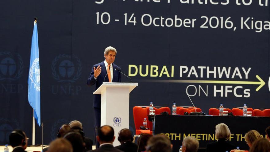 El norteamericano John Kerry durante su discurso en Kigali.