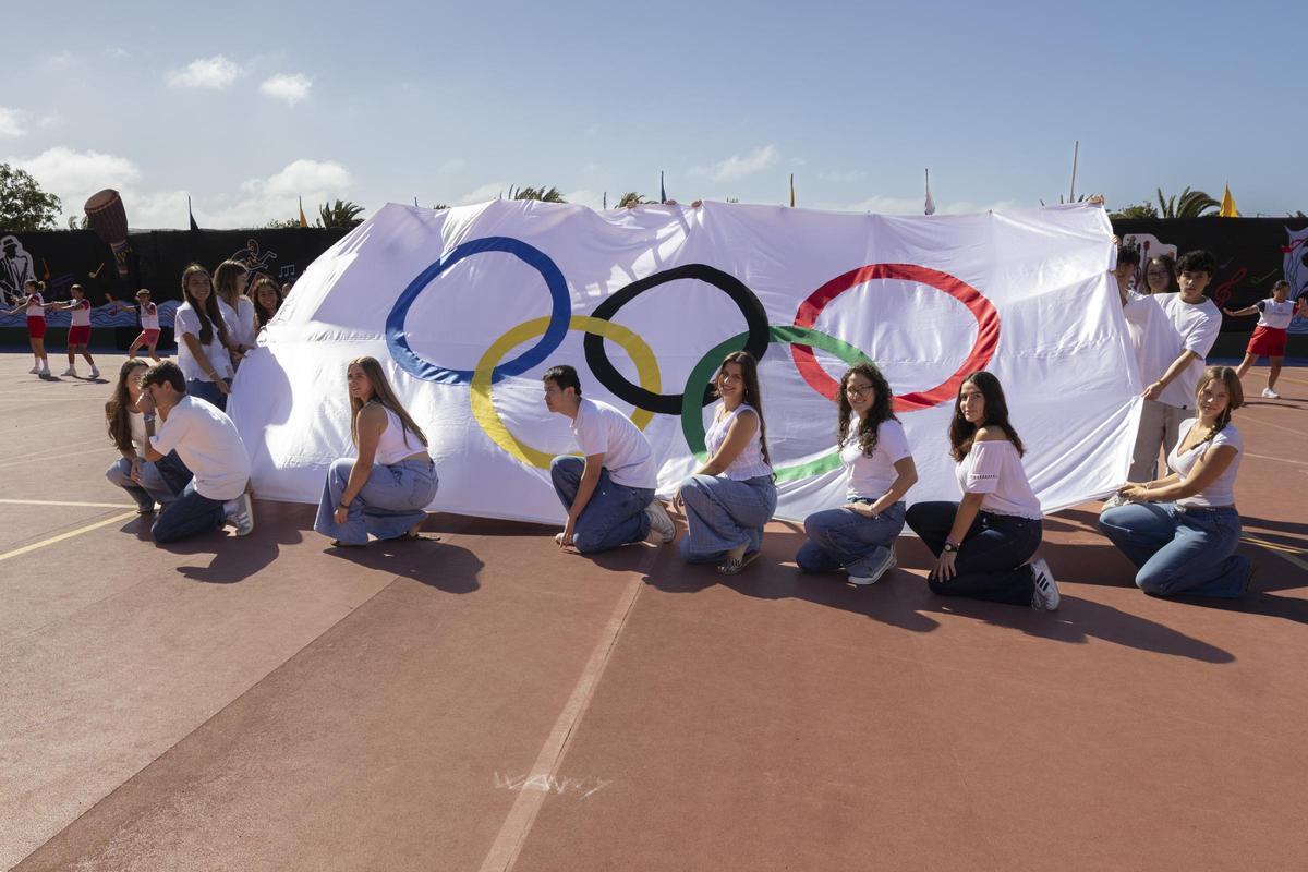 BANDERA OLímpiPICA2 de las XXX Olimpiadas del Colegio Arenas Internacional BANDERA OLímpiPICA2 de las XXX Olimpiadas del Colegio Arenas Internacional