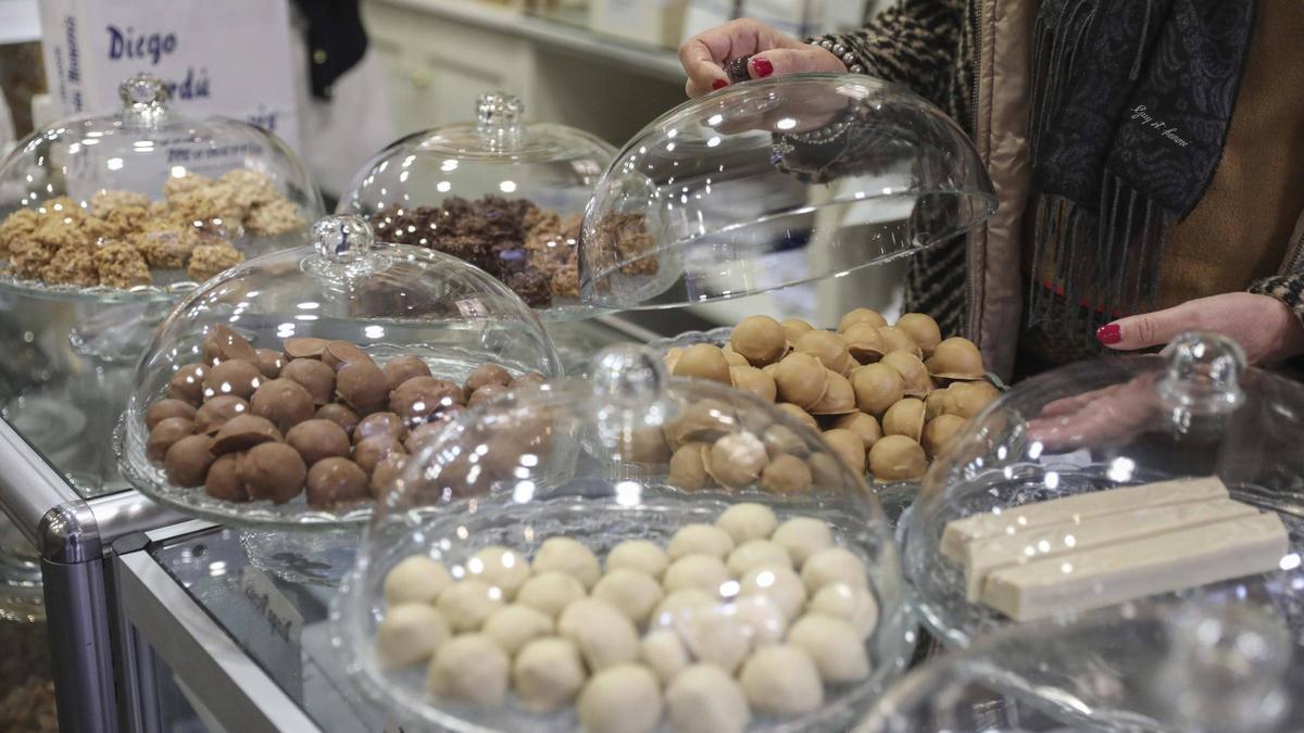 Variedades de bombones de turrón.