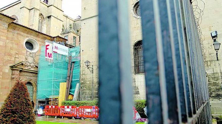 La Catedral cede a una iglesia de Cabrales el retablo de la Virgen de Covadonga