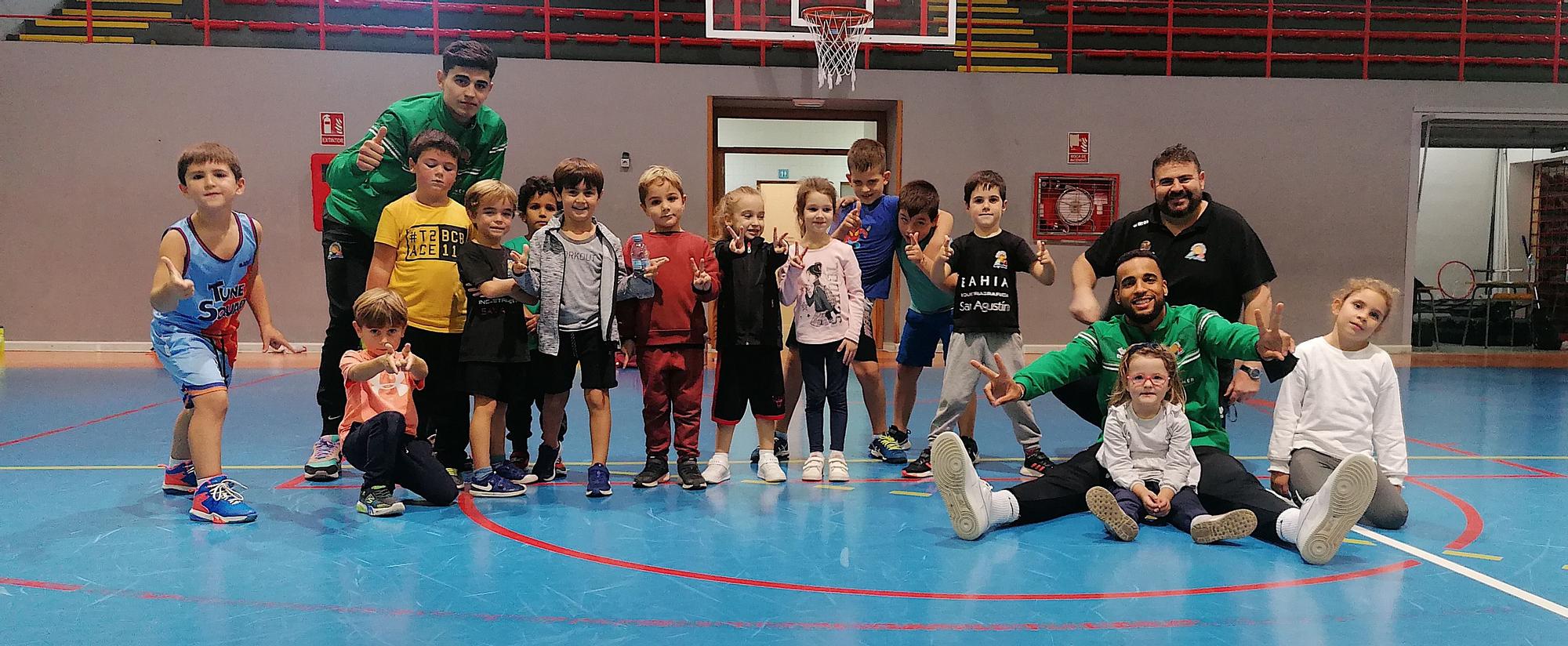 Tomàs, Ruesga y Mendy visitan al futuro del Imprenta Bahía San Agustín