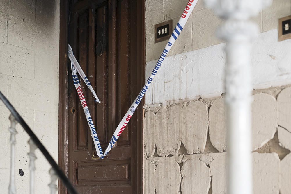 Imágenes del incendio en una vivienda de Alcoy.