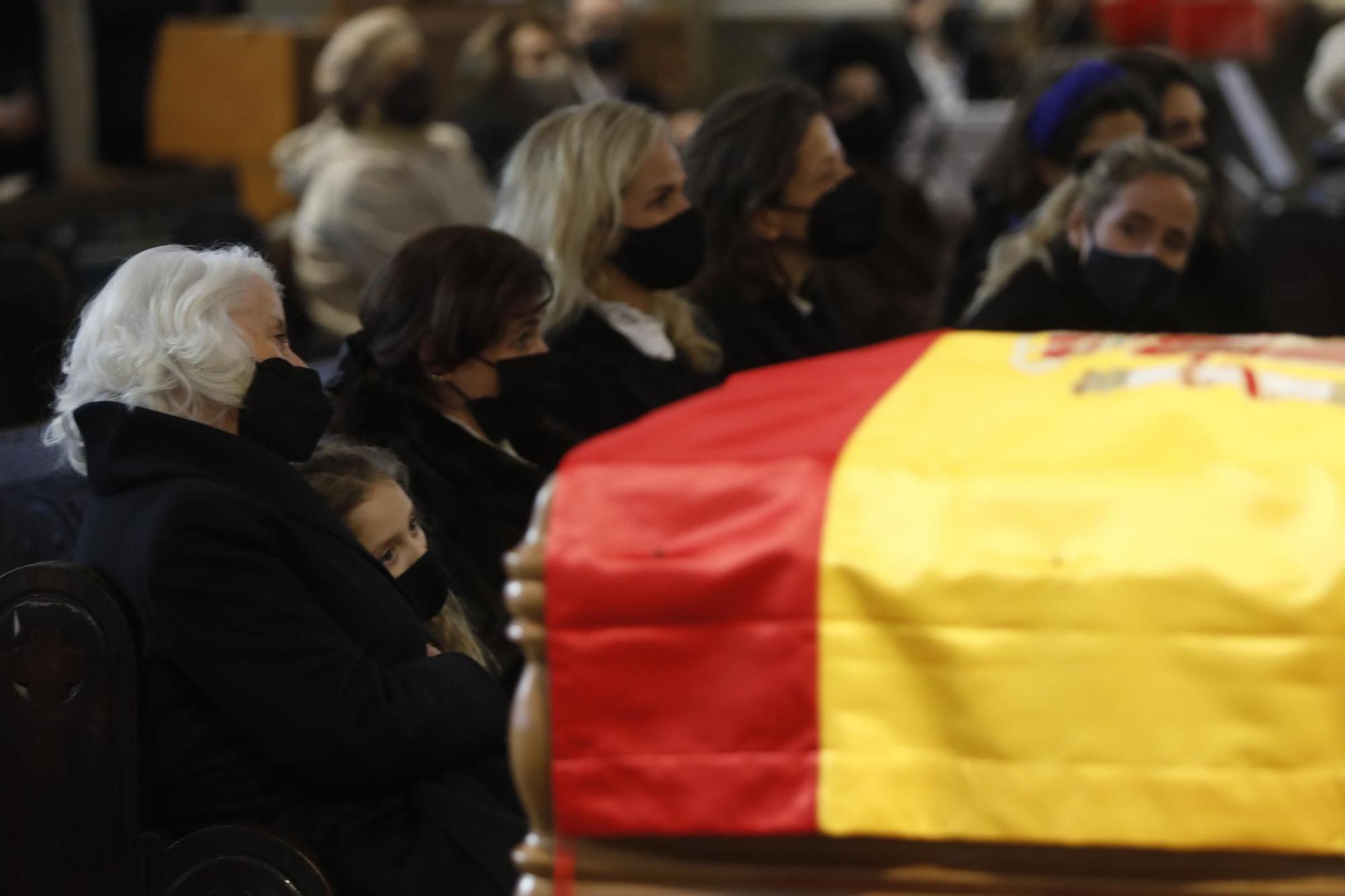 Oviedo despide al banquero Ignacio Herrero Álvarez en un emotivo funeral