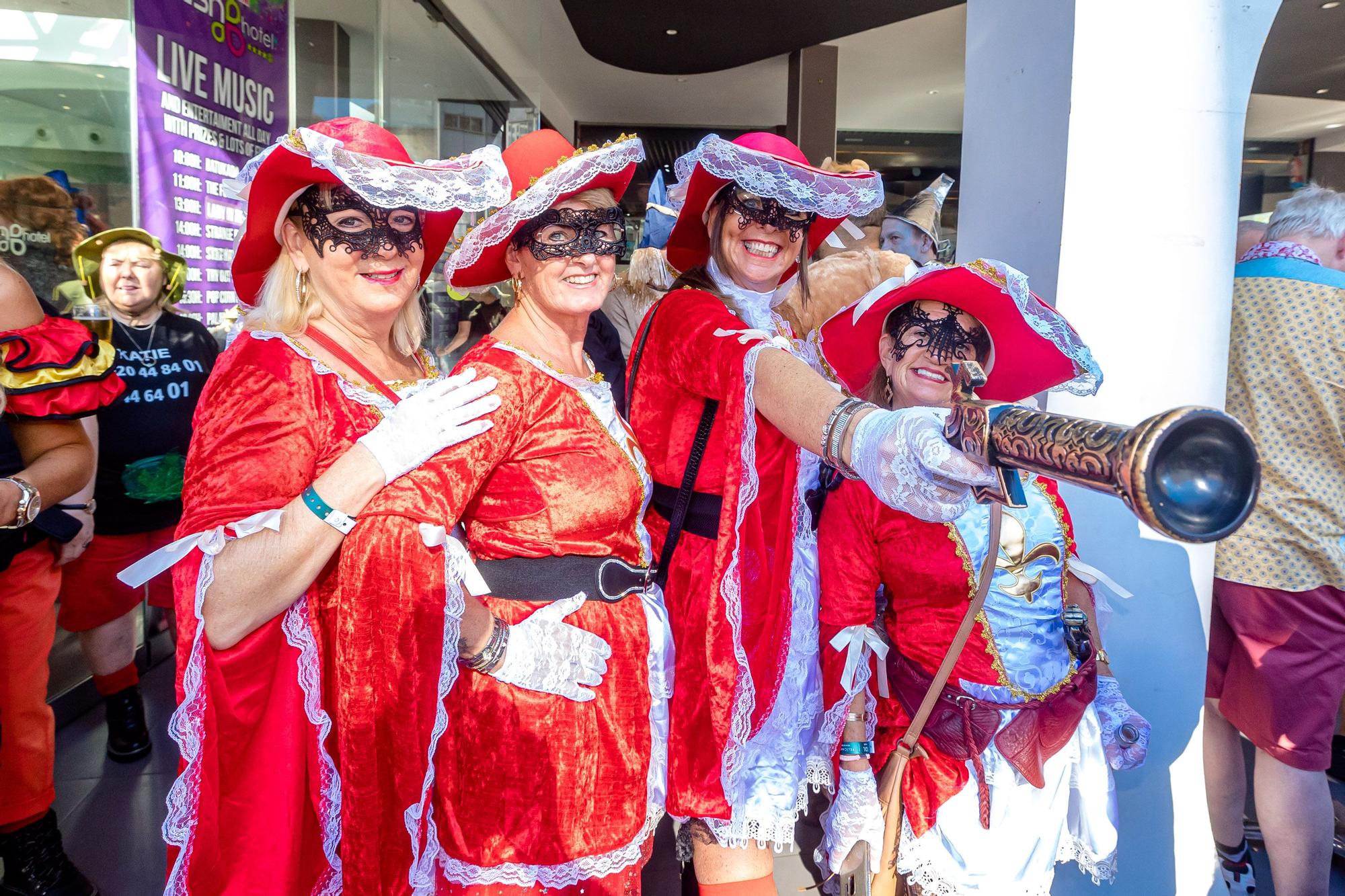 La "Fancy Dress" llena de disfraces Benidorm