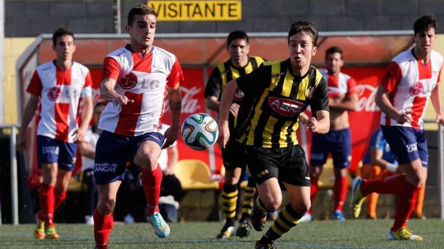 Sergio Santos, del Rápido de Bouzas, durante un encuentro de Liga. // Ricardo Grobas