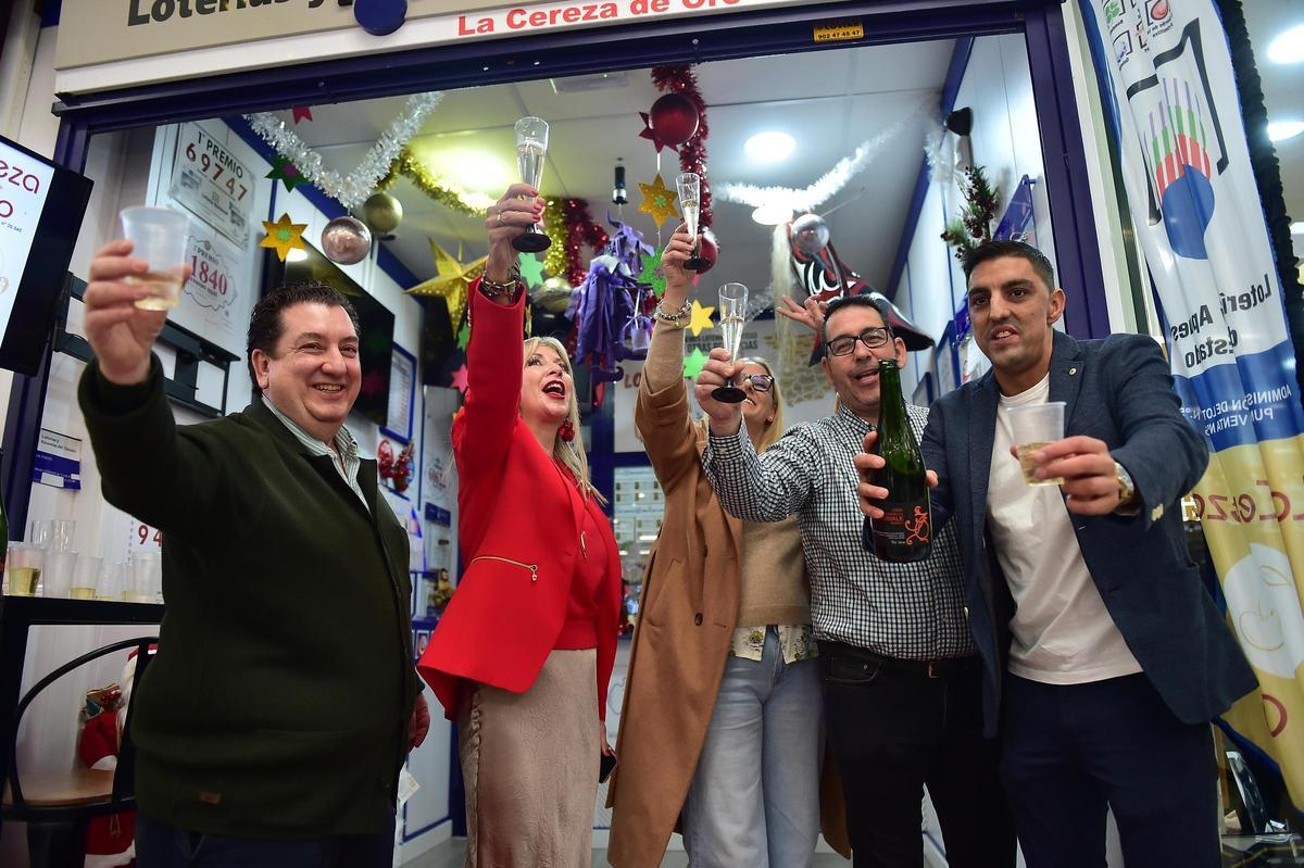 Fotogalería | Los instantes del sorteo de la Lotería de Navidad en Extremadura