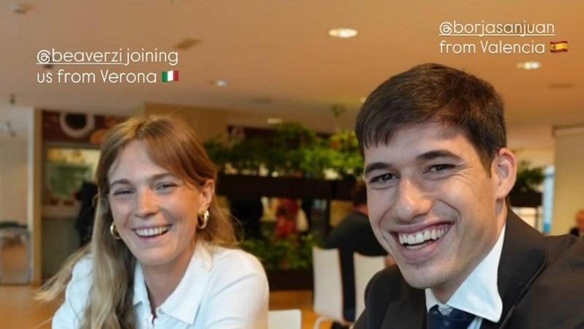 El portavoz del PSPV en Valencia, Borja Sanjuan, junto a la concejala en Verona, Beatrice Verzè, en el Parlamento Europeo.