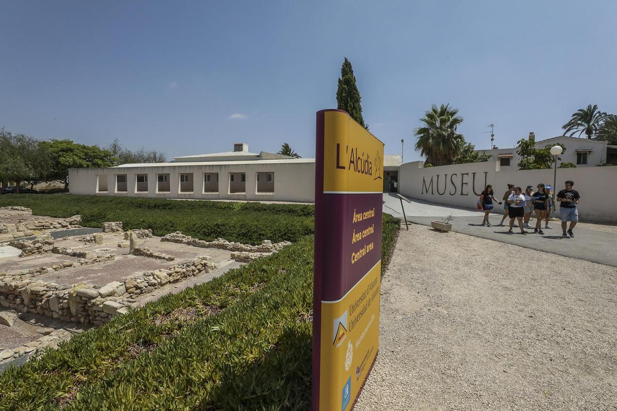 Destino Cáncer: Historia y antigüedades, como en el yacimiento de L’Alcudia de Elche. / Antonio Amorós