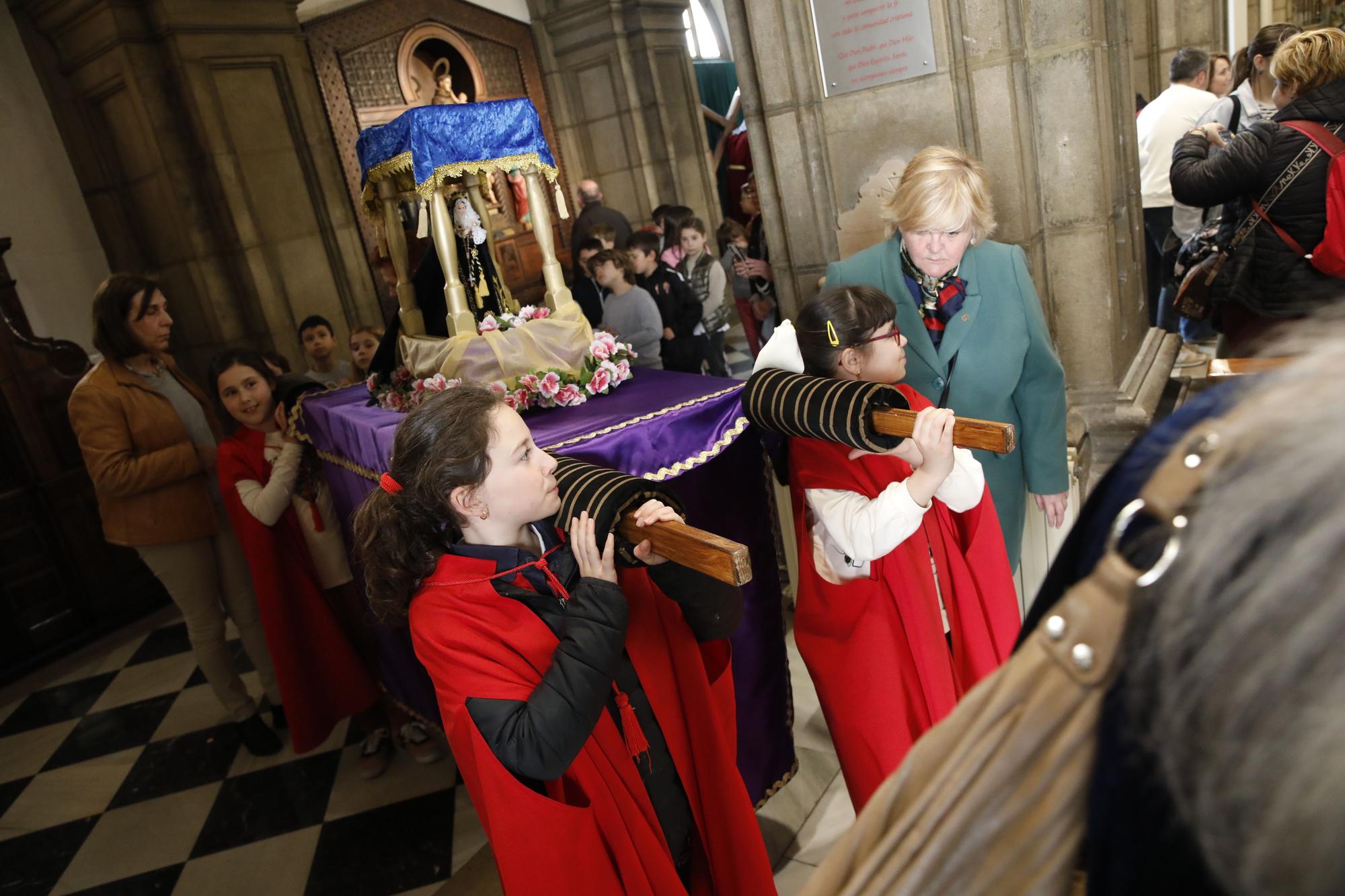 En imágenes: El Vía Crucis de los niños adelanta en San José la Semana Santa de Gijón