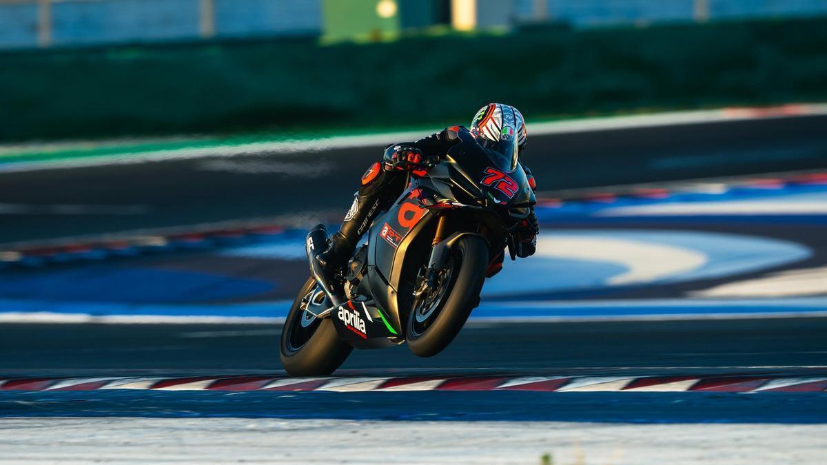 Bezzecchi ya se prueba en circuito y apunta a Silverstone