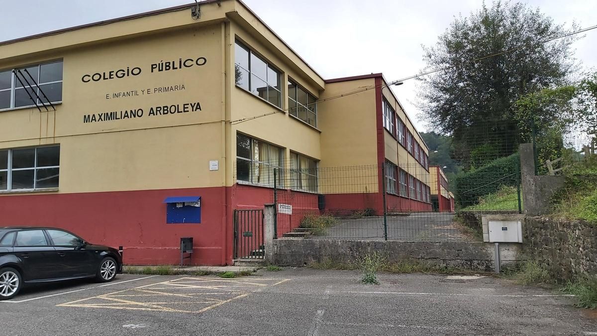 El colegio público Maximiliano Arboleya de Barredos.