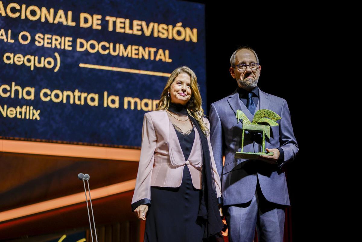 FOTOS | Gala de los Premios Ondas 2024. En la foto, No estás sola, la lucha contra la manada (Netflix) recoge el Premio Ondas Nacional de Televisión a Mejor documental o serie documental (Ex aequo) FOTOS | Gala de los Premios Ondas 2024. En la foto, No estás sola, la lucha contra la manada (Netflix) recoge el Premio Ondas Nacional de Televisión a Mejor documental o serie documental (Ex aequo)
