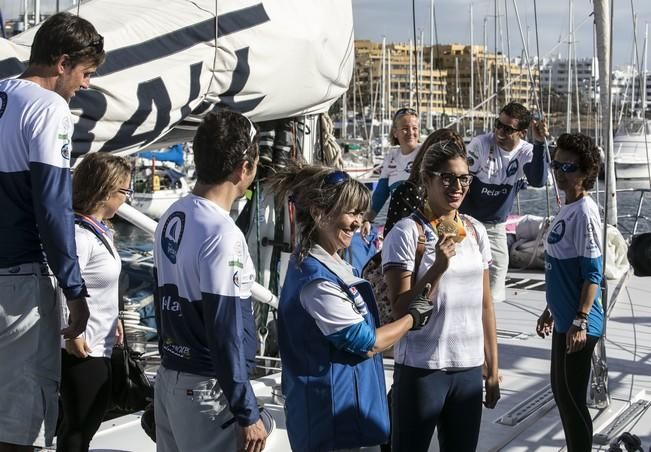 14/11/2016  deporte aventura sanidad  cinco mujeres que han superado el cancer cruzarán el atlántico patrocinadas por  pelayo que han realizado una escala en el muelle de marina de san miguel realizando un entrenamiento en la bahia