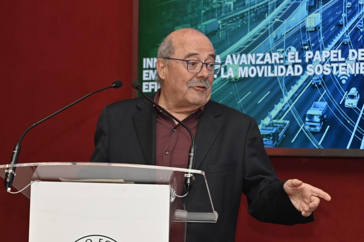 El secretario de Mobilitat i Infraestructures del Govern, Manel Nadal, interviene en el acto del Círculo Ecuestre.