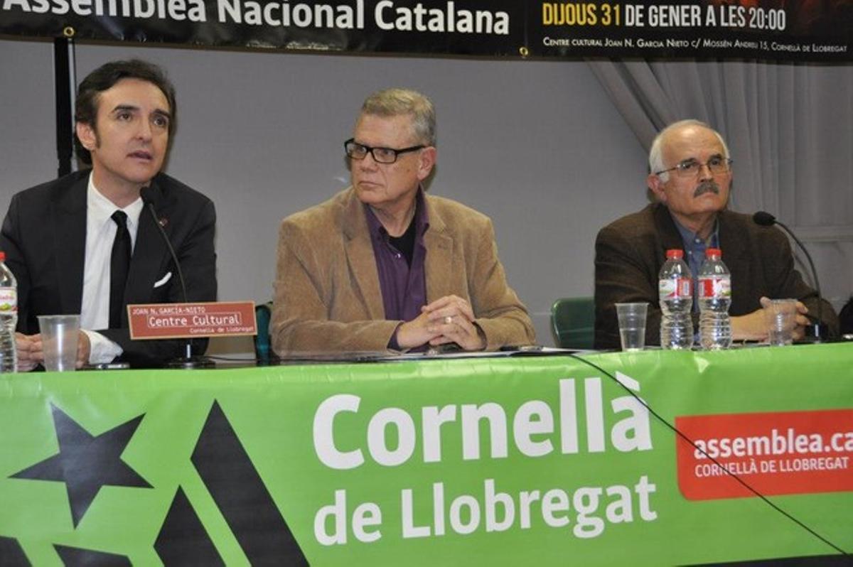 El cantant Ramoncín durant l’acte convocat aquest dijous per l’Assamblea Nacional Catalana a Cornellà.