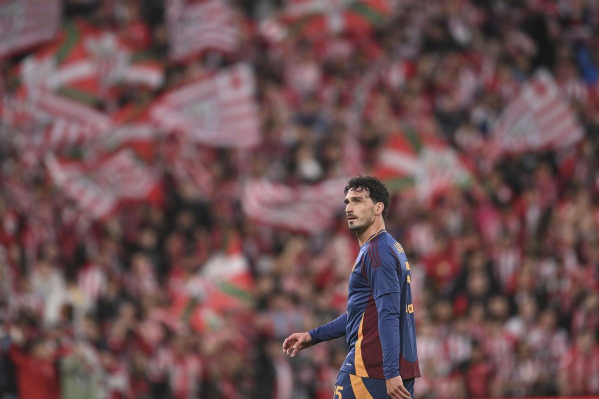 Hummels implora el perdón de la Roma: "Mi estúpido error ha costado el sueño al club"