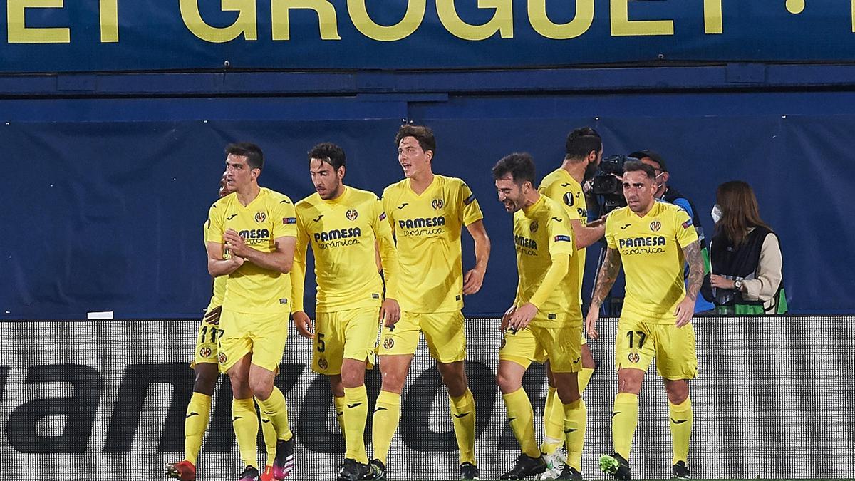 Los jugadores del Villarreal celebran el segundo gol ante el Arsenal