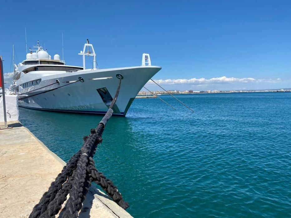 Investigan un foco de coronavirus en el Club de Mar en el yate de la familia real catarí