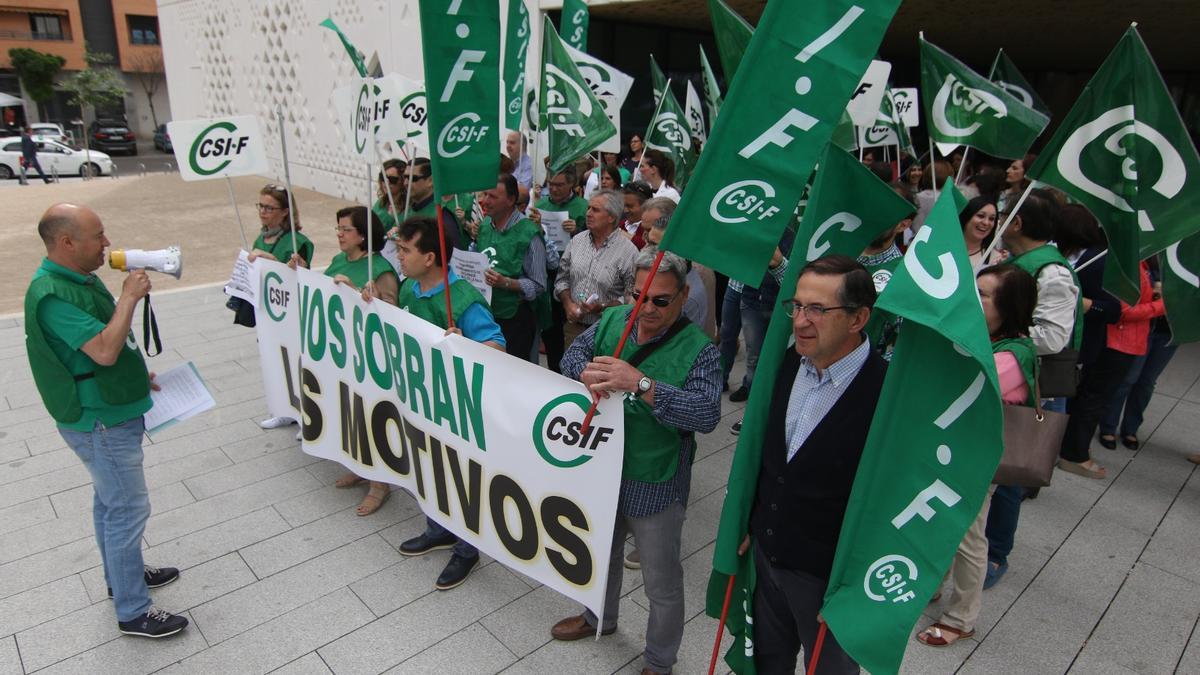 Protesta de CSIF en la Cuidad de la Justicia de Córdoba.