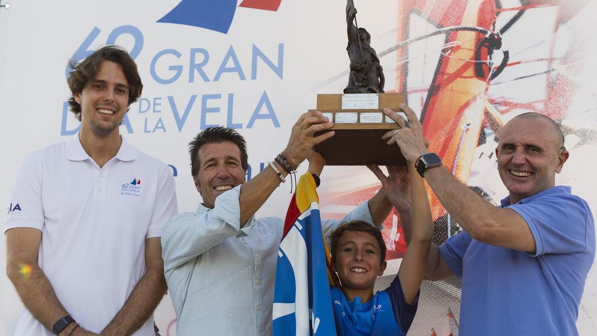 Mario Coronado, del CMSAP, conquistó la victoria absoluta y en Optimist