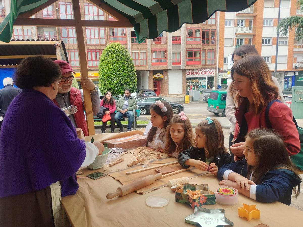 El Mercado Tradicional de San Isidro, de bote en bote, en imágenes