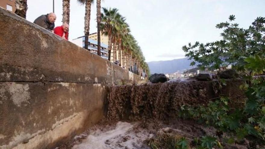 Vídeos | La lluvias causan inundaciones en diferentes zonas de Tenerife