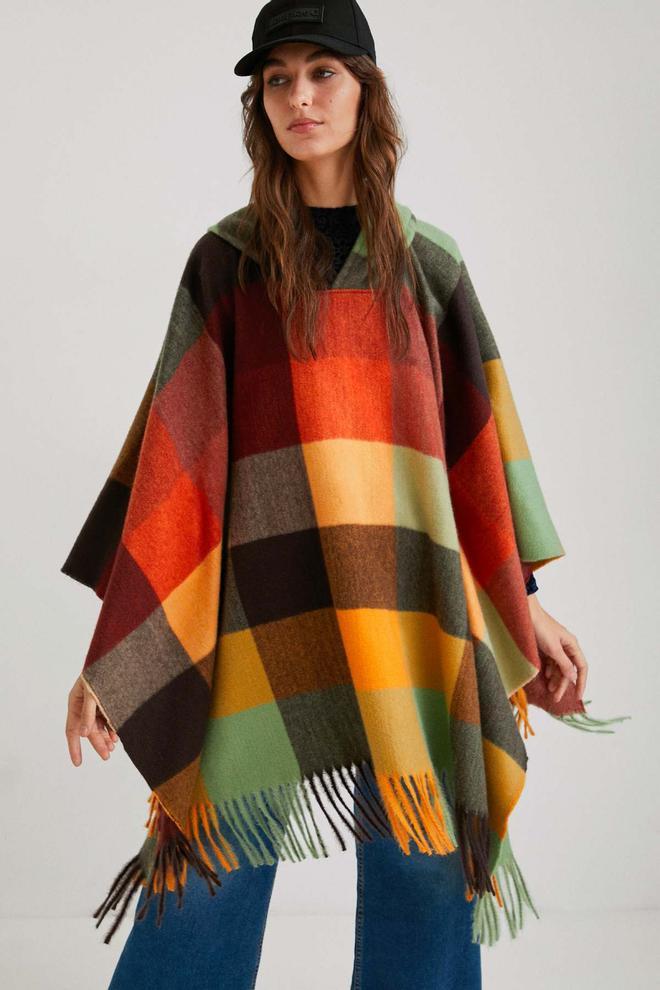 Poncho de cuadros tartán de Desigual