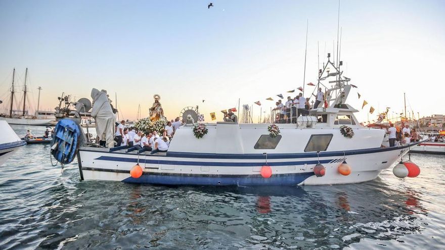 La Virgen del Carmen se queda en tierra este año en Torrevieja