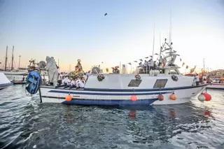 La Virgen del Carmen se queda en tierra este año en Torrevieja