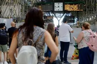 El transporte metropolitano, en jaque: "Vamos como sardinas en lata y hay poca frecuencia de servicios"