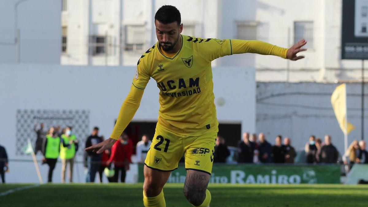 Rubén Mesa, durante el partido ante el Atlético Sanluqueño