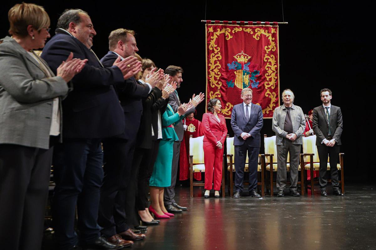 Joan Manuel Serrat nombrado como hijo adoptivo de Orihuela
